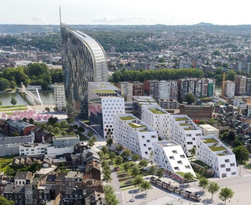 Paradis Express Neuf Face Aux Guillemins Лиеж Екстериор снимка